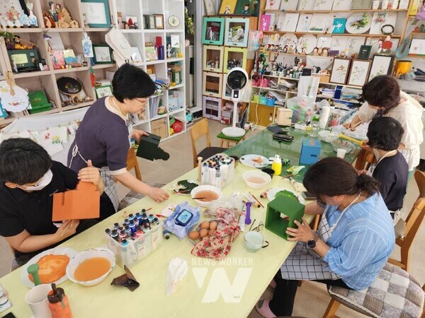 광주시 북구(구청장 문인)는 오는 25일 오전 9시부터 오후 9시 30분까지 열리는 평생학습 종합 체험의 장 ‘북평-월데이클래스’ 8월 프로그램에 참여할 수강생을 모집한다