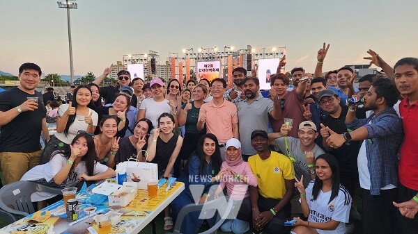 강진군의 대표 여름축제인 강진하맥축제 모습