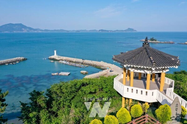 오는 9월 13일부터 14일까지 1박 2일간 개최되는 ‘2025 고흥 블루마린 자전거 여행’ 신청이 조기 마감되며 큰 관심과 호응을 얻고 있다