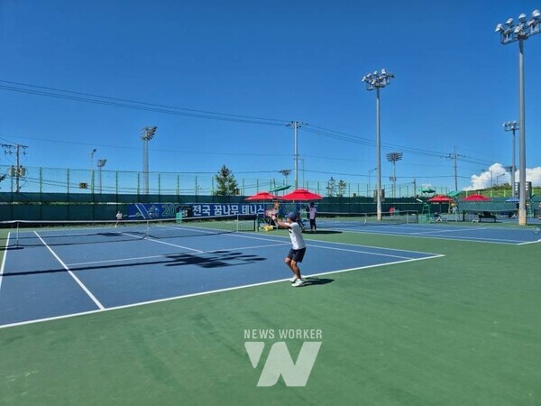전남 영광군(군수 장세일)은 지난 15일부터 18일까지 4일간 열린 ‘2025 전국 꿈나무 테니스 영광대회’를 성공적으로 마무리했다
