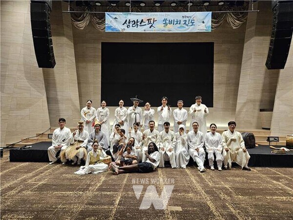 ‘2025 하계 진도다시래기 강습회(전통과 민속문화의 현재를 잇다)’가 지난 6일부터 10일까지 4박 5일 동안 진도군 무형유산 전수관에서 성황리에 진행됐다.