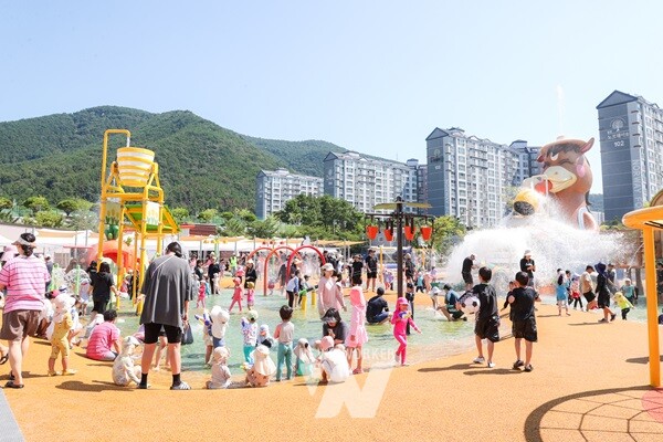 광양시 어린이 물놀이터, 여름철 가족 친화 명소로 자리매김(마동근린공원)