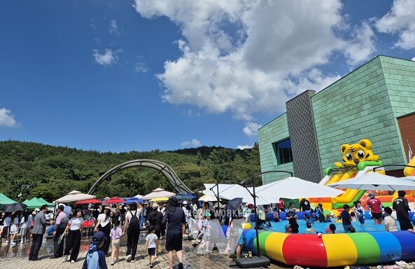 고흥군, ‘8월 분청문화의날, 박캉스 왔썸머’ 성황리 개최(물놀이장)