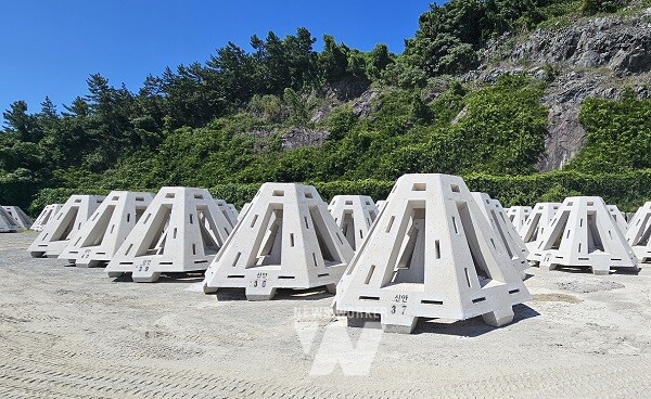 조피볼락 산란 서식장 조성에 투하되는 인공어초 제작 전경