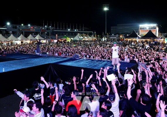 제3회 강진 하맥축제가 7만5,000여명의 관광객이 몰린 가운데 성황리에 막을 내렸다.