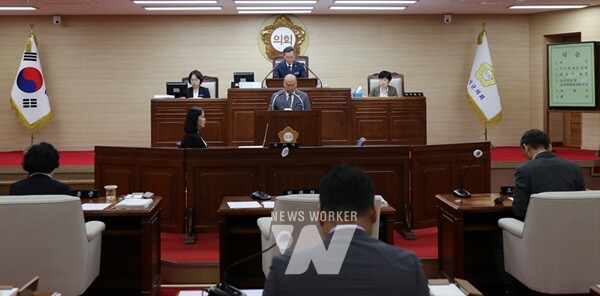 곡성군의회 제275회 임시회 개회 모습