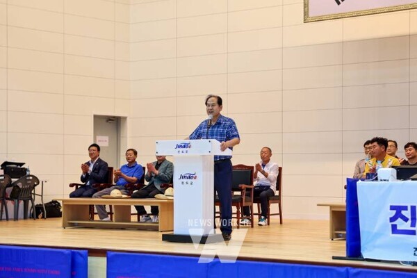 제10회 진도군수배 호남권 생활체육 탁구대회가 지난 8월 30일부터 31일까지 진도군 실내체육관에서 성공적으로 개최됐다