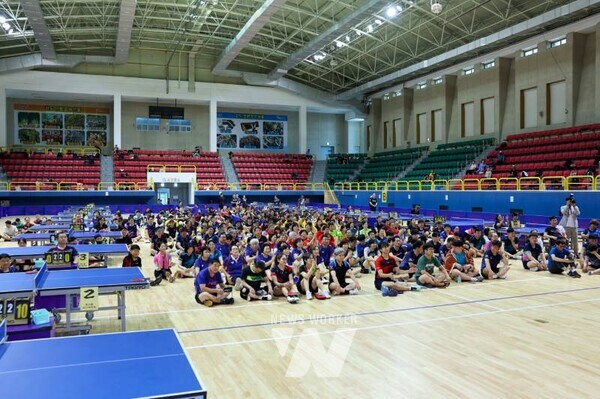 제10회 진도군수배 호남권 생활체육 탁구대회가 지난 8월 30일부터 31일까지 진도군 실내체육관에서 성공적으로 개최됐다