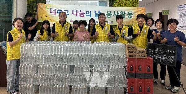 한전KDN(사장 박상형)이 3일 이례적 가뭄으로 인해 어려움을 겪고 있는 강릉 지역 위기 극복을 위한 긴급 지원활동을 펼치고 있다.