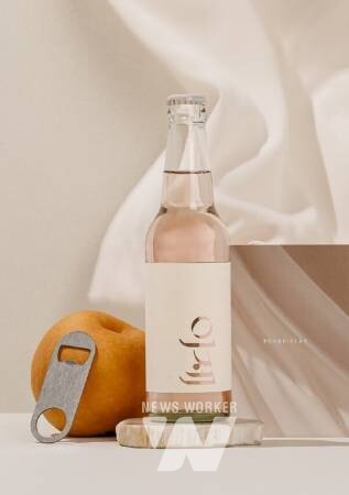 ‘2025 남도 우리술 품평회’에서 최우수상을 수상한 나주 배로 만든 과실주 ‘이제:배로 만들다’ 제품. (사진 제공-나주시)