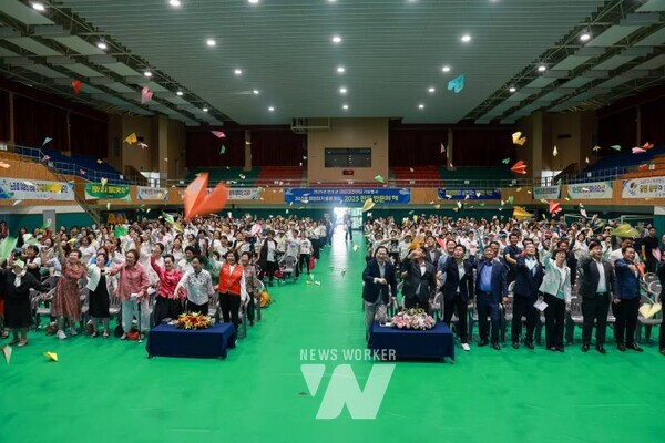 전남 완도군은 지난 11일 농어민문화체육센터에서 ‘양성평등주간 기념행사’를 개최했다.
