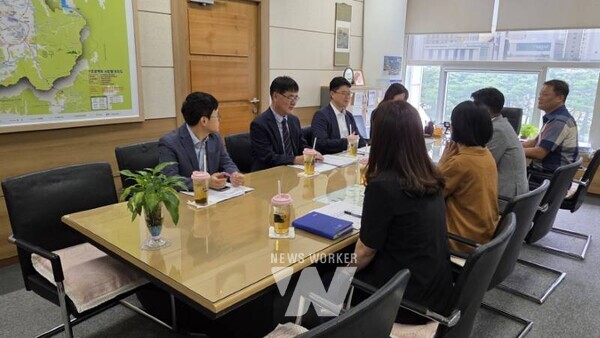 광주광역시(시장 강기정)는 15일 시청에서 대구광역시와 달빛동맹 공동 협력과제 발굴과 향후 추진 방향에 대해 실무회의를 가졌다.