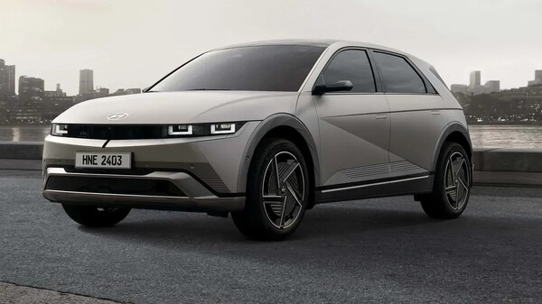 숨김형 (오토 플러시)손잡이가 채택된 아이오닉 5 [사진=현대자동차]