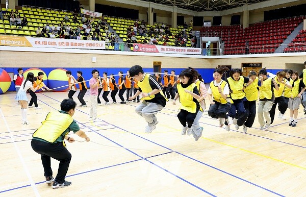 강진군이 16일 2025 공직자 페스티벌을 가졌다.