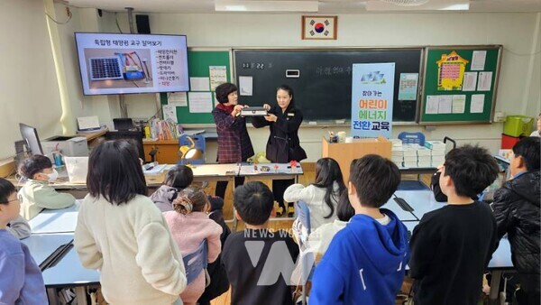 광주시 남구청 주관 전문가 교육과정을 거쳐 에너지 인식전환 활동가로 거듭난 주민들이 일상 주변에서 왕성한 활동을 펼치며 맹활약하고 있다.