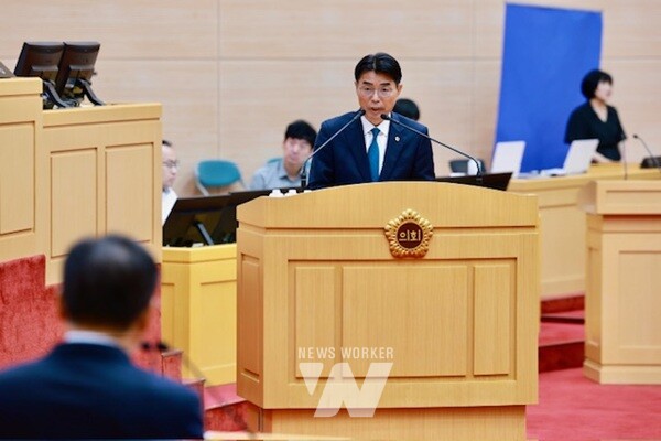 류기준 도의원(더불어민주당·화순2)은 지난 9월 17일 제393회 임시회 도정질문에서 “화순 폐광지역 경제진흥개발사업은 단순한 개발사업이 아니라 폐광지역 변화의 출발점”이라며 전남도의 적극적인 역할을 촉구했다.