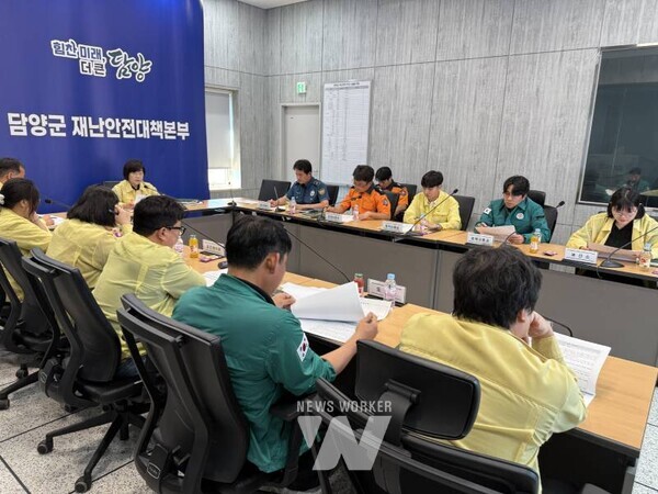 전남 담양군(군수 정철원)은 지난 23일 재난대응 안전한국훈련을 열고 원인 미상의 폭발로 다중이용시설에서 대형 화재가 발생한 상황을 가정해 재난 대응체계를 점검했다.