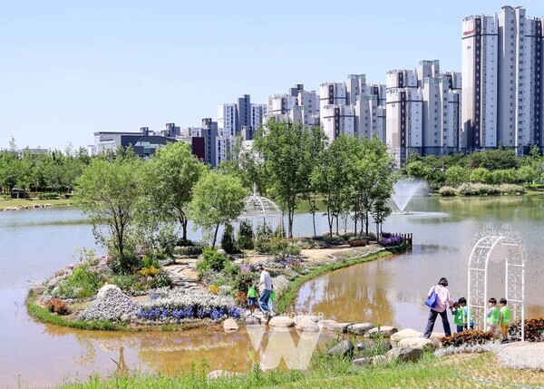 빛가람 호수공원에 조성된 로맨틱아일랜드. (사진 제공-나주시)