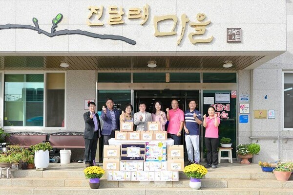 정기명 여수시장이 추석을 맞아 지난 9월 29일부터 30일까지 이틀간 관내 사회복지시설을 방문해 위문품을 전달하고 종사자와 입소자들을 격려했다.