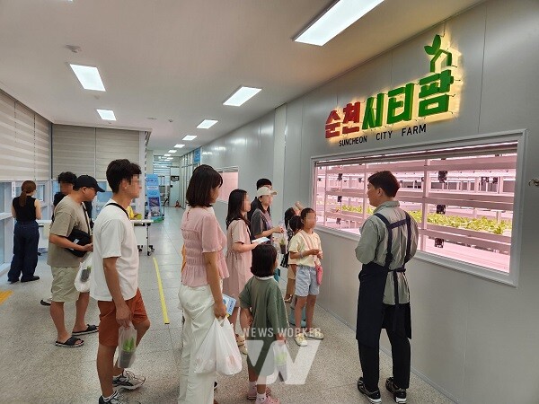 도심형 스마트팜 ‘순천시티팜’이 작물 재배와 체험, 교육 프로그램을 함께 제공하는 복합문화공간으로 주목받고 있다