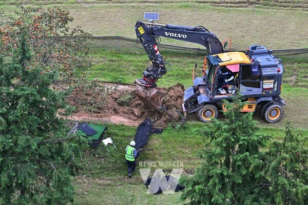  광주 서구(구청장 김이강)는 15일 법과 원칙을 무시한 풍암동 금당산 내 불법 파크골프장 조성 행위(형질변경, 시설물, 공조물 설치 등)에 대해 '행정대집행'을 단행했다. 광주 서구 제공