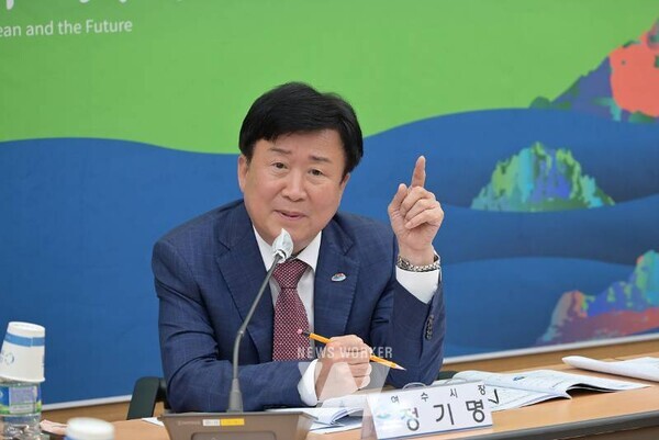 여수시(시장 정기명)는 지난 16일 시청 3층 회의실에서 2026여수세계섬박람회의 성공개최를 위한 협력 지원 협의회(이하 협의회) 출범회의를 열었다.