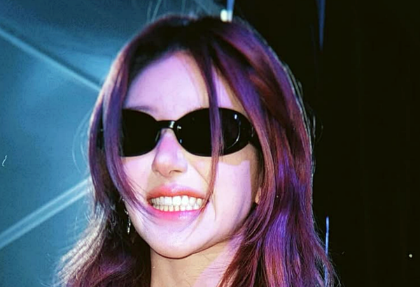 소속사와 대립 중인 조로사. 소동과 별개로 '허아요안'은 대히트를 기록했다. [사진=조로사 인스타그램]