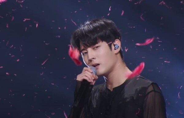 차별, 홀대 논란이 일었던 김중연의 '열애'. 팬들로서는 지금도 화가 나는 대목이다. [사진=MBN MUSIC]