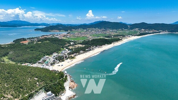 대한민국 맨발 걷기 치유길 1호인 신지 명사십리 전경