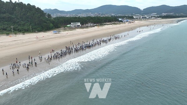사진은 지난 7월 열린 2025 해양치유 전국 맨발 걷기 축제