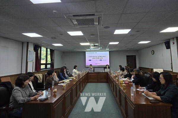 목포시는 지난 23일 시청 소회의실에서 23개 동 맞춤형복지팀장을 대상으로 ‘찾아가는 보건복지서비스 심화 컨설팅(1차)’을 개최했다.