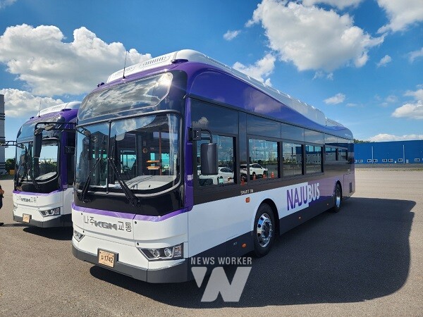 나주시가 오는 10월 30일 ‘나주시민의 날’에 시내버스를 무료로 운행한다. 사진은 친환경(전기) 저상버스.(사진 제공-나주시)