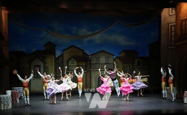 나주시가 한국문화예술위원회와 공동 기획한 고전 명작 발레 ‘돈키호테’가 지난 2일 나주문화예술회관에서 시민들의 큰 호응 속에 성황리에 막을 내렸다. (사진 제공-나주시)