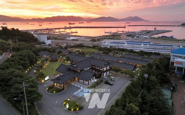 한옥호텔 오동재 전경