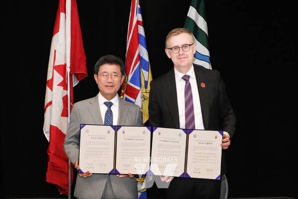 전남 광양시(시장 정인화)는 시 대표단이 지난 1일부터 6일까지 캐나다 메트로 밴쿠버 랭리타운십을 방문해, 4일(현지시간) 랭리이벤트센터에서 랭리타운십과 국제 우호도시 협약을 공식 체결했다