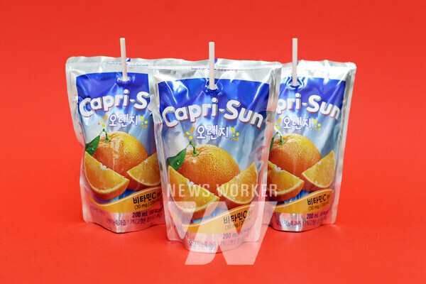 카프리썬 종이 빨대 버전 [사진=농심 제공]