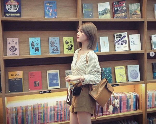 은하혹오와 갈등이 한창이던 지난 9월 한국 여행을 온 조로사 [사진=조로사 인스타그램]