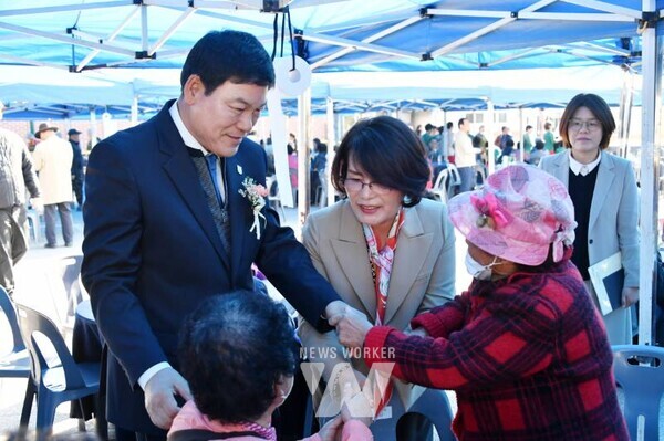 전남 담양군(군수 정철원)이 경로의 달을 맞아 진행한 ‘제29회 노인의 날’ 행사가 12개 읍·면에서 성황리에 마무리됐다