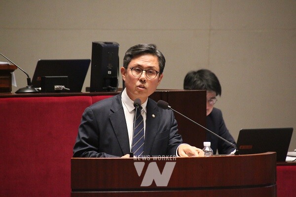 질의하는 안도걸 국회의원(더불어민주당 광주 동남을)