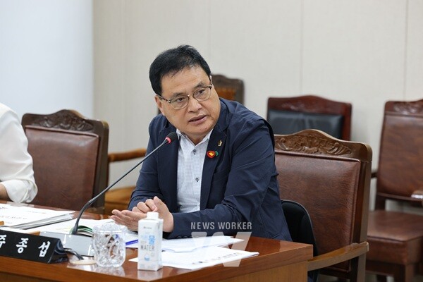 발언하는 주종섭 의원(더불어민주당, 여수6)