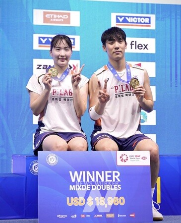 왼쪽부터 정나은-김재현 선수