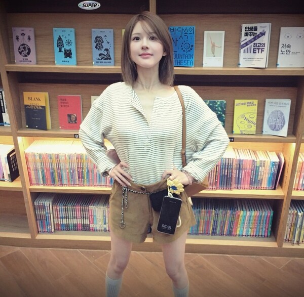 은하혹오와 갈등 중 가족과 한국 여행을 떠났던 조로사 [사진=조로사 틱톡]