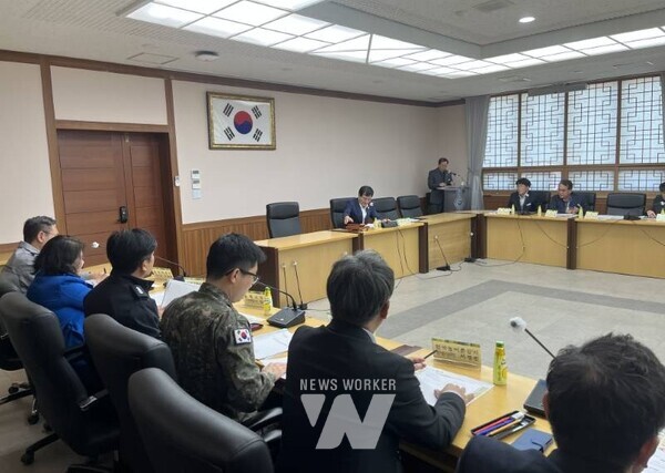 11일 오후 함평군청 소회의실, 안전관리위원회 회의 장면