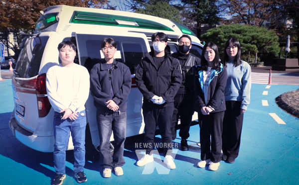 (오른쪽부터)대표 이보람(전남대 법학전문대학원 2학년), 이현지(전남대 미디어학과 4학년), 조정호(응급구조사), 김우현(응급구조사), 지부장 이동규(전남대 사회학과 3학년)와 김민준(전남대 컴퓨터공학과 2학년)