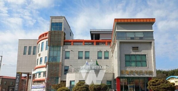 12월 2일부터 6일까지 고흥군립도서관에서 ‘2025 책 내리는 크리스마스’ 특별강좌를 운영한다