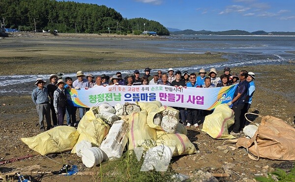 완도군, 청정 전남 으뜬 마을 만들기 4년 연속 우수 시군 선정(고금면 봉암마을 환경 정화 활동)
