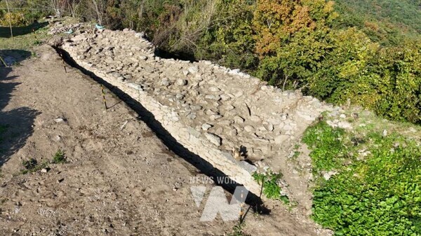 고흥 남양리 산성 성벽 전경