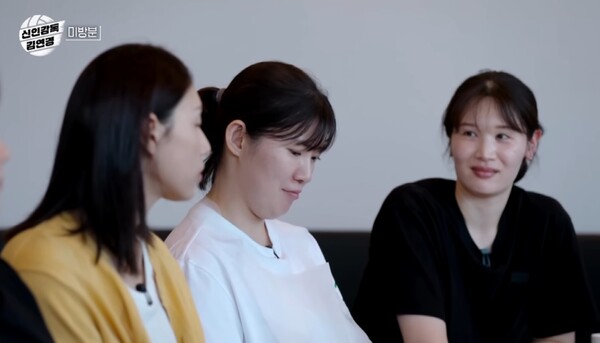 철두철미한 김연경의 잔소리와 선수들의 발전은 '신인감독 김연경'을 보는 가장 큰 재미였다. [사진=원더독스 라커룸 공식 유튜브]