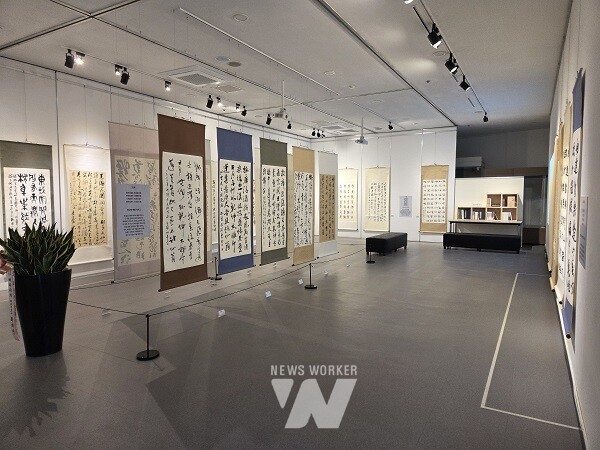 고운, 시가 내리다-전시 전경