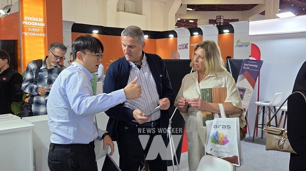 농림축산식품부와 한국농어촌공사는 지난 18일부터 21일까지 튀르키예 안탈리아에서 열린 ‘2025년 튀르키예 안탈리아 농업박람회(Growtech Antalya 2025)’에 국내 농기자재 기업 20개 사와 함께 한국관을 운영했다.